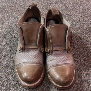 Freebirds MARBLE women’s Brown and Gray Leather Shoes